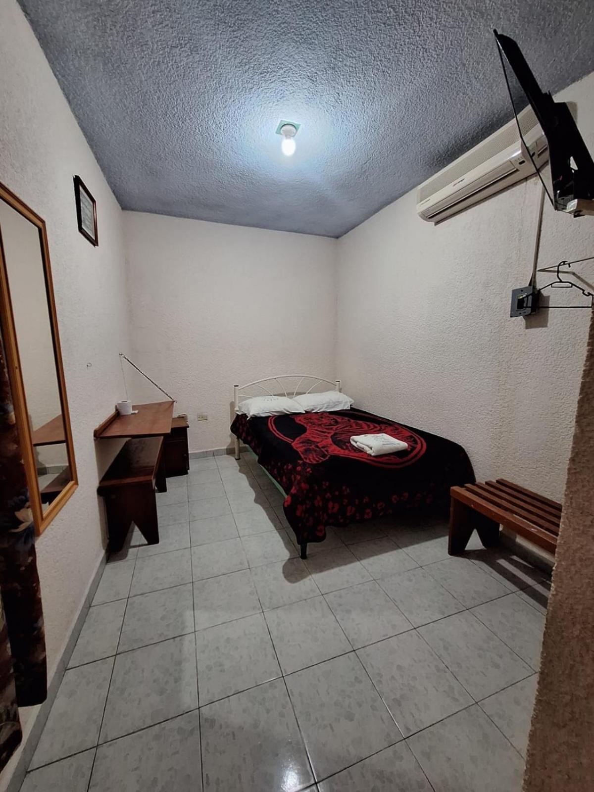 Hotel Carmelitas 42 ビジャエルモッサ エクステリア 写真