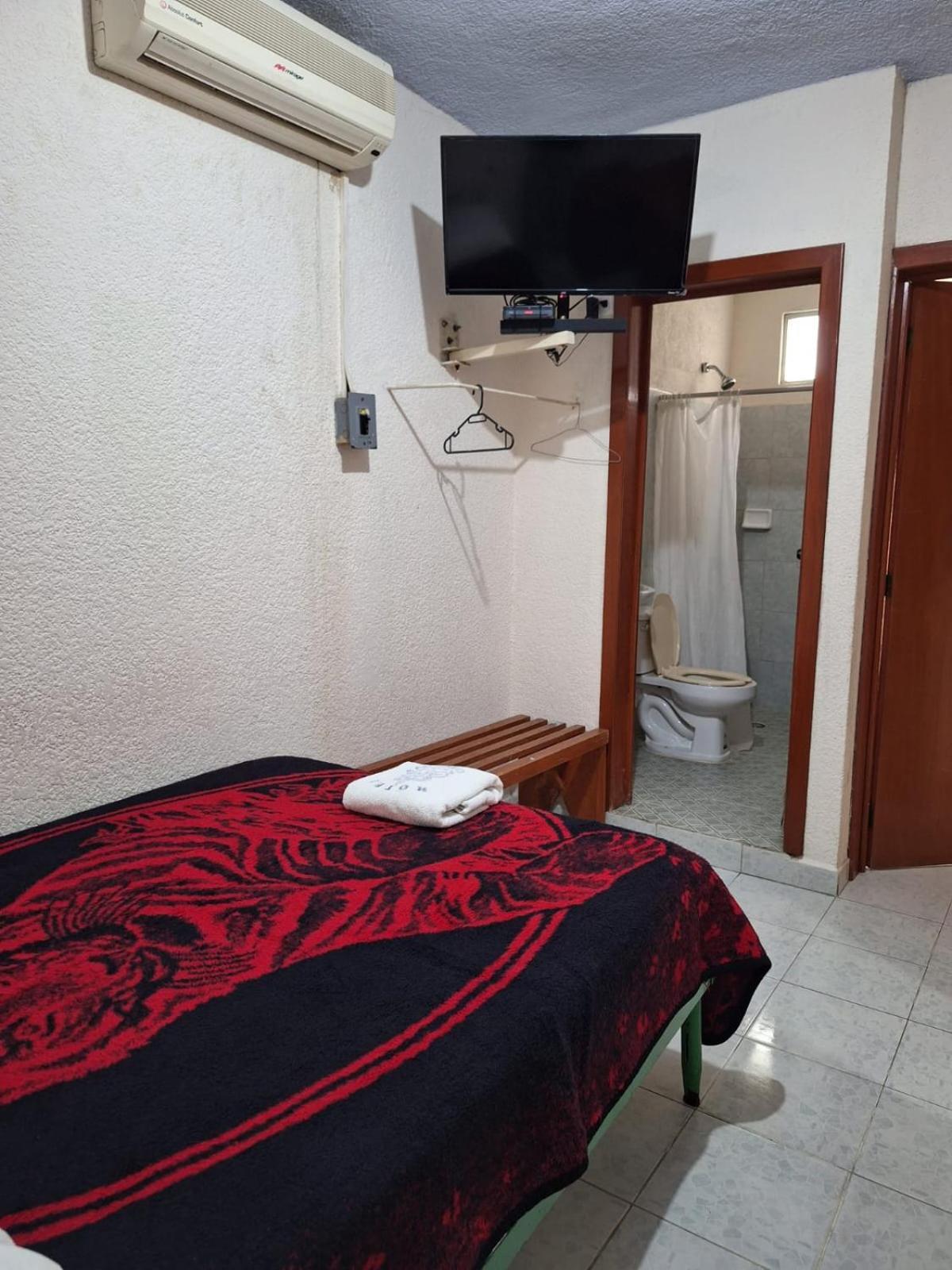 Hotel Carmelitas 42 ビジャエルモッサ エクステリア 写真